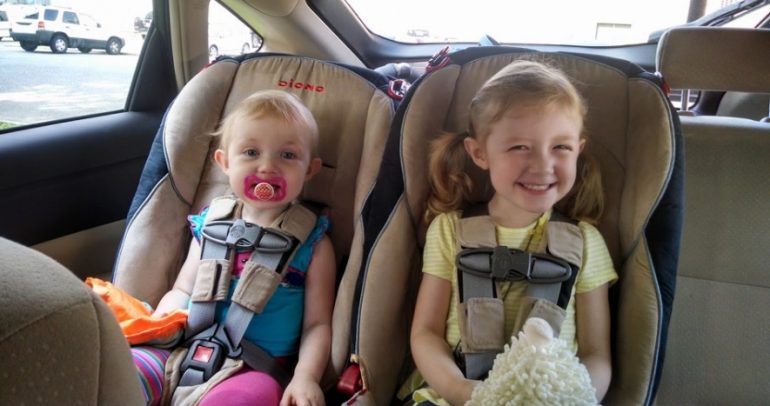 لا تستخدموا حزام الأمان التقليدي لتثبيت أطفالكم.. والسبب ؟